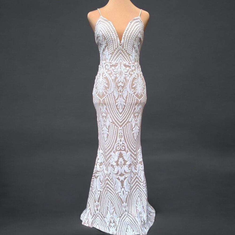White Ivory Formal Sequin Lace Scroll Pattern Mermaid Dress Plunging V-neck Sz S